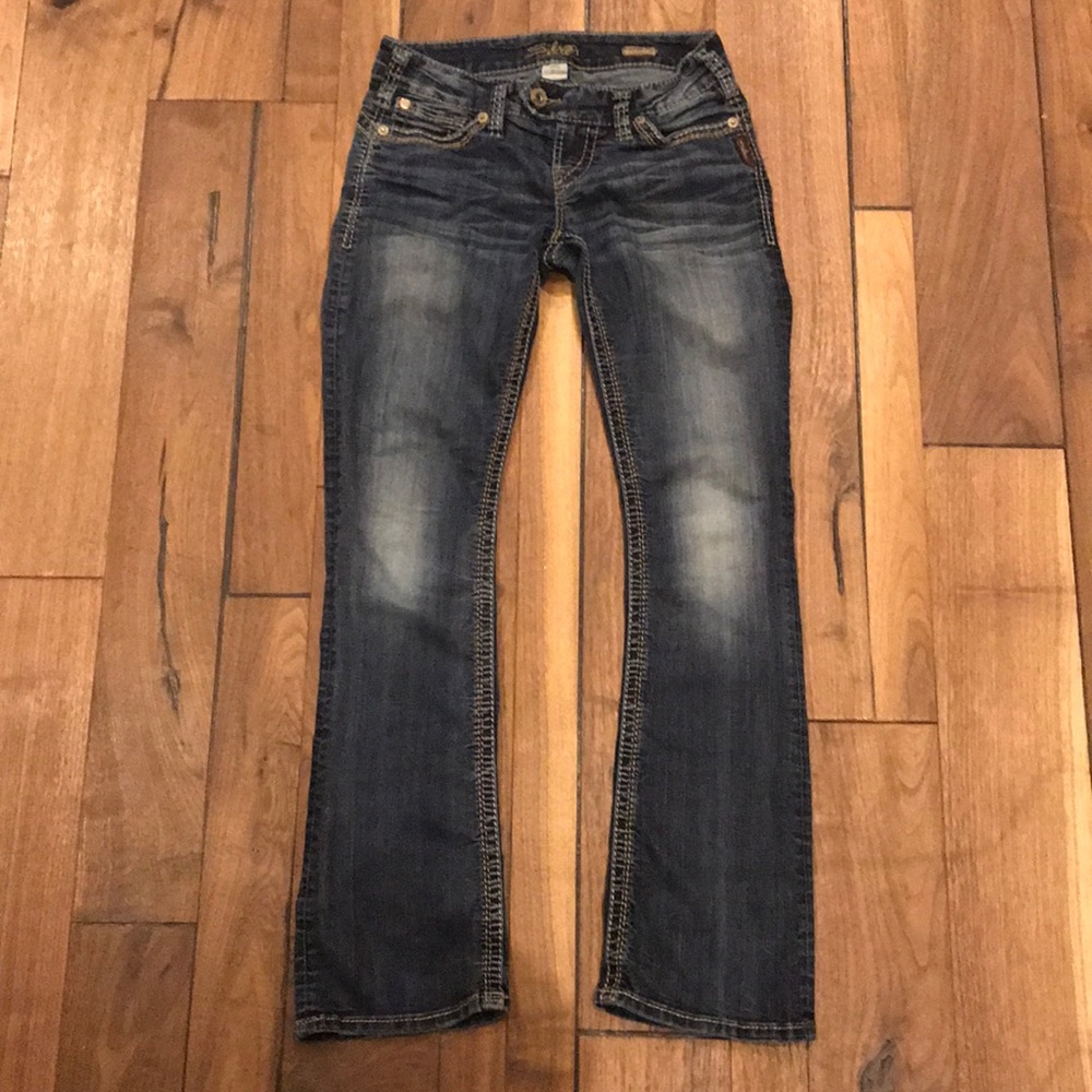 Silver brand bootcut jeans. Tuesday fit